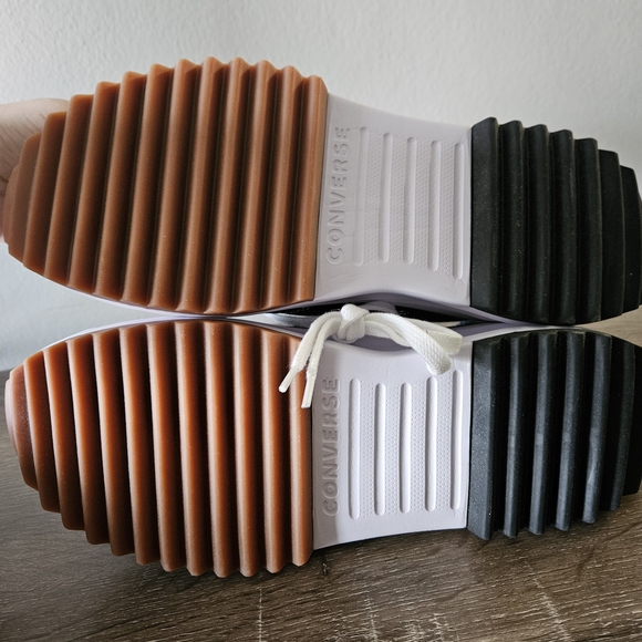 Converse Run Star Hike Platform Sneaker - Black / White / Gum 11M and 12.5W - Picture 3 of 7